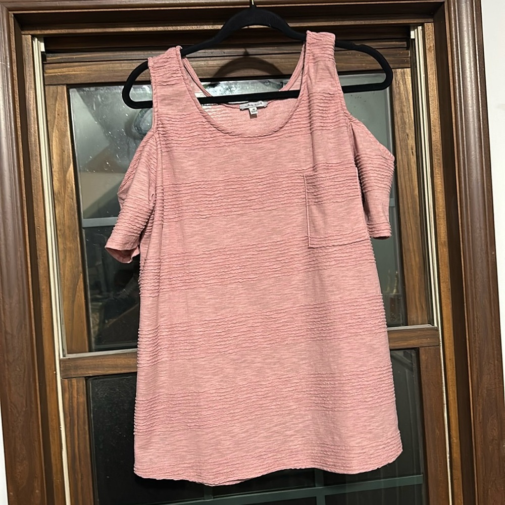 Cold shoulder top, new without tags